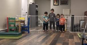 Koppel in Sudbury, Massachusetts adopteert drie biologische broers om ze bij elkaar te houden
