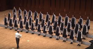 Engelachtige stemmen zingen prachtige versie van 'Edelweiss' uit The Sound Of Music