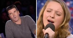 Une fille timide s'empare du micro sur scène, elle commence instantanément à chanter le premier couplet et rend Simon éblouit en écoutant un superbe classique