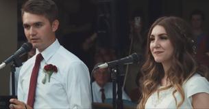 Un frère et une sœur volent la vedette au mariage avec une merveilleuse couverture de Céline Dion