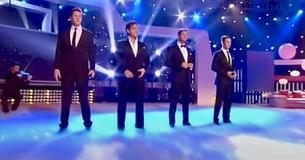 Quatre amis reprennent la chanson de Dolly Parton et casse la baraque avec une performance unique