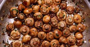 Champignons au beurre et à l'ail à la maison