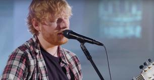 La version d'Ed Sheeran de "Can't Help Falling In Love" éblouit la foule