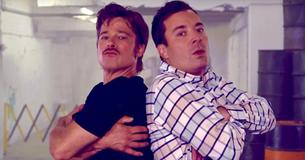 Brad Pitt e Jimmy Fallon mostrano le loro mosse con il divertente sketch della "Breakdance Conversation"