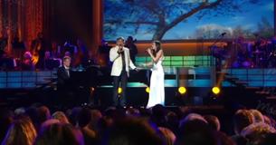 Andrea Bocelli en duo avec la star d'American Idol reprend "Prayer" comme jamais