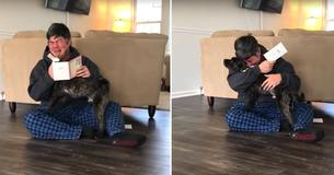 Uomo scoppia in lacrime quando sua moglie gli dice che possono adottare definitivamente il cagnolino