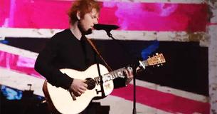 Ed Sheeran brengt prachtig eerbetoon aan de Beatles en zingt 'In My Life'
