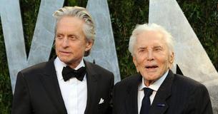 Michael Douglas rend un hommage émouvant au défunt père Kirk Douglas en disant "Il n'y avait personne comme lui"