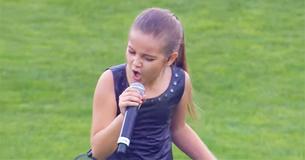 Klein meisje zingt megahit van Queen en trakteert publiek op onvergetelijk optreden