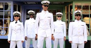 Des membres de la Marine créent une parodie vidéo musicale comique sur le titre "Uptown Funk"