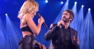 Josh Groban interprète "Arms Of An Angel" dans un duo émouvant