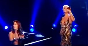 Pink et Sarah McLachlan interprètent en duo le titre "Arms Of The Angel"
