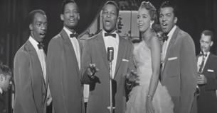 "The Great Pretender" de The Platters es una clase magistral de armonía vocal