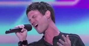 Кавер-версия Hallelujah так понравилось Саймону Коуэллу, что он назвал выступление одним из лучших за всю историю шоу