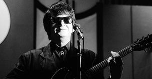 La interpretación de Roy Orbison de "Oh, Pretty Woman" es digna de ser vista una infinidad de veces