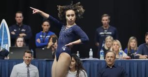 Une gymnaste est devenue une célébrité sur Internet grâce aux mouvements de Michael Jackson - elle a obtenu une note parfaite de 10 pour sa série de mouvements