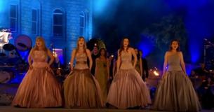 Celtic Woman brengt Amazing Grace naar hogere sferen met aangrijpende stemmen