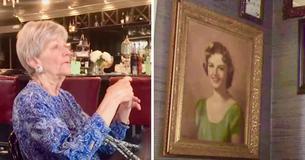 Une femme s'assied au bar et repère une toile de son adolescence accrochée au mur "comme un fantôme"