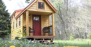Un jeune de 21 ans construit la petite maison que voulait sa famille