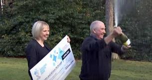 Un couple remporte la cagnotte de 2,2 millions d'Euros, et apprend quelques jours plus tard que leur fils est enfin libéré du cancer