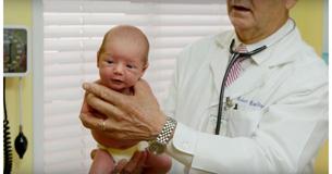 Ecco un trucco fantastico usato dai pediatri che può far smettere di piangere i bambini in soli 5 secondi!