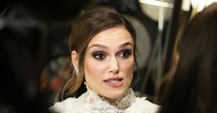 Keira Knightley voudrait qu'on cesse de féliciter les pères pour leurs fonctions parentales de base.