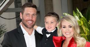 Carrie Underwood en haar zoon brengen hun versie van 'The little drummer boy’