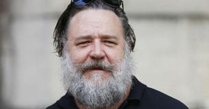 Russell Crowe ziet er 20 jaar na Maximus compleet anders uit 