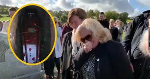 Un abuelo se graba gritando "¡déjenme salir!", y le pide a su hija que lo reproduzca en su funeral