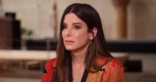 Sandra Bullock barst in tranen uit als ze vertelt over de adoptie van haar kinderen