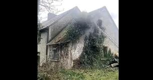 Man erft opa's 200 jaar oude bouwval en maakt er een prachtig nieuw huis van