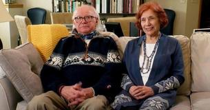 Un couple forcé de se séparer à l'adolescence se réunit après 53 ans et retrouve sa fille abandonnée pour adoption