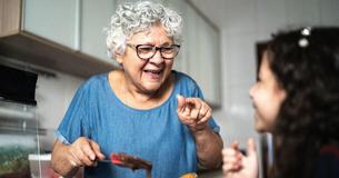 Une mère demande conseil suite à la demande de paiement de la grand-mère pour la garde de son enfant.