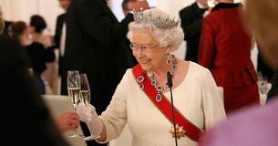 Le personnel du palace dispose d'un protocole ingénieux pour s'assurer que la nourriture de la Reine ne soit pas empoisonnée