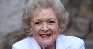 A sus 99 años Betty White vive en una lujosa mansión de California