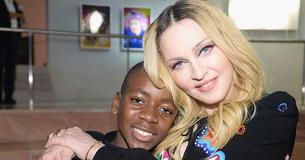 Madonnas 15-jähriger Sohn David Banda rockt Seidenkleid in neuem Video