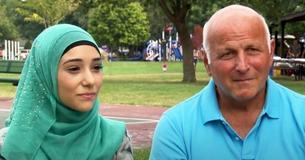 Un policier sauve vaillamment une petite fille. Vingt ans plus tard, il est l'invité d'honneur de son mariage
