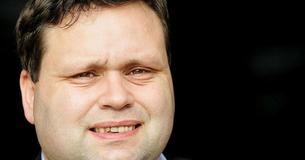 Paul Potts ziet er fantastisch uit na een tandheelkundige ingreep