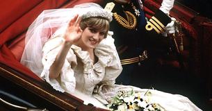 Princess Dianas ikonisches Hochzeitskleid steht derzeit zur (atemberaubenden) Schau im Kensington Palace