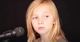 Un enfant de 11 ans interprète une version fascinante de «Sound of Silence» qui vous filera la chair de poule.