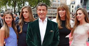 Sylvester Stallones Töchter sehen aus wie Laufsteg-Models bei der Feier zum Highschool-Abschluss von Schwester Scarlet
