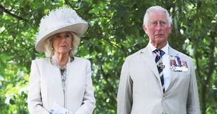 Prince Charles und Herzogin Camilla teilen herzzerreißende persönliche Fotos ihrer verstorbenen Väter am Vatertag