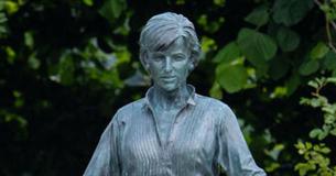 Dianas Statue ist eine Hommage an den charakteristischen Stil der verstorbenen Prinzessin