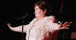 Susan Boyle étonne le public avec sa merveilleuse interprétation de « Unchained Melody »