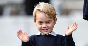 George wird heute 8: Der zukünftige König posiert auf einem Land Rover als Tribut an Prinz Philip