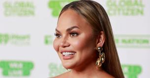 Chrissy Teigen Cries As She Opens Fan Letters About Stillborn Child Jack
