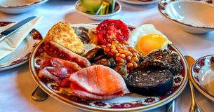 Une femme provoque des remous en ligne avec la photo de son petit-déjeuner britannique jugé "inacceptable".