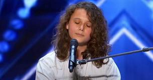 14-jähriger Powerhouse-Sänger verblüfft "AGT"-Publikum mit außergewöhnlicher Stimme, die weit über sein Alter hinausreicht
