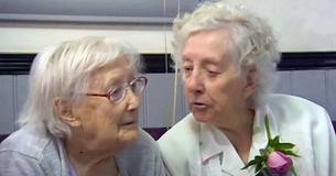 101-Years-Old Twins Edith And Dorcas Are Still Inseparable And Despite Living Miles Away, They Meet Every Week