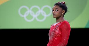Simone Biles beendet ihr Schweigen nach dem Ausscheiden aus dem Gymnastik-Teamfinale: 'Wir hoffen, dass Amerika uns immer noch lieb hat'